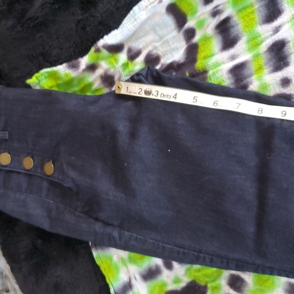 Stylish Dark Wash Jeans With High Waist Buttons. - Picture 7 of 12